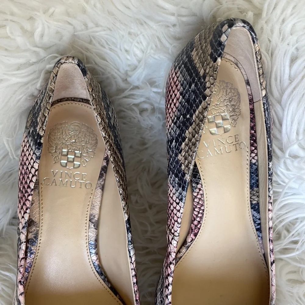 Vince Camuto Snake Heels Size 7.5 M 38 - Picture 3 of 11